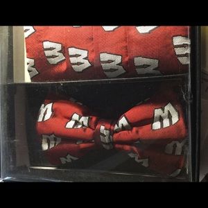 University of Wisconsin bowtie Comebu set silk